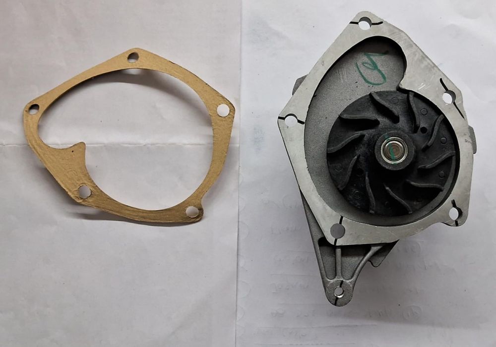 تصویر محصول واتر پمپ رنو داستر SE دو دیفرانسیل سال 2015