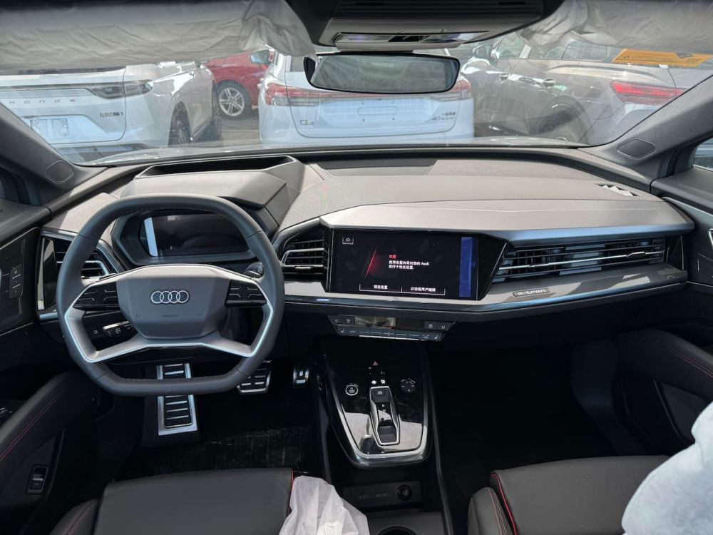 تصویر محصول داشبورد آئودی Q5 e-tron 40 سال 2023