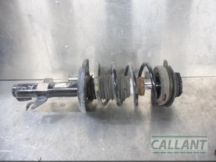 تصویر محصول کمک فنر جلو راست آلفارومئو جولیتا سال 2015