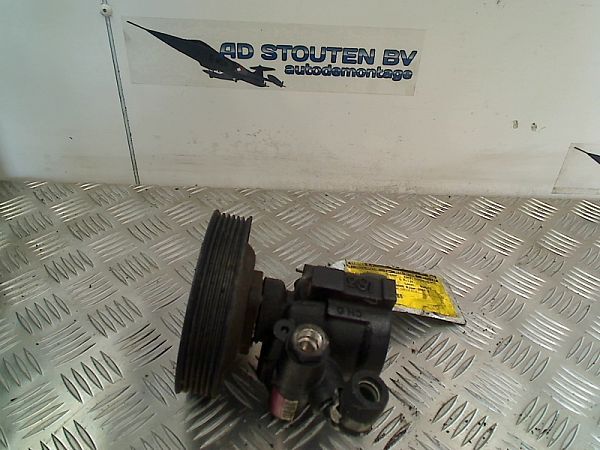 تصویر محصول پمپ هیدرولیک آلفارومئو 4C اسپایدر سال 2016