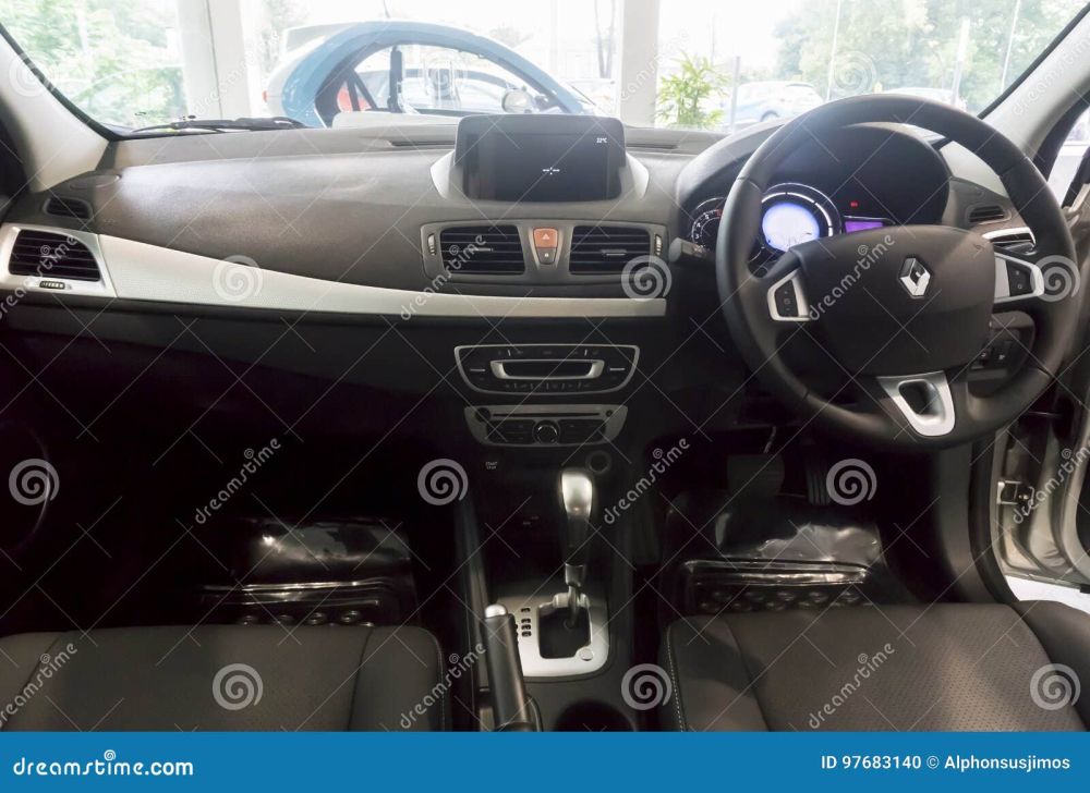 تصویر محصول داشبورد رنو فلوئنس E4 سال 2017