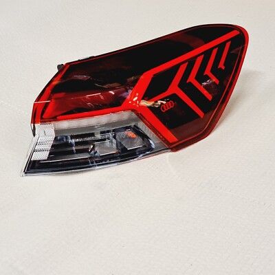 تصویر محصول چراغ خطر عقب راست آئودی Q4 e-tron 40 سال 2024