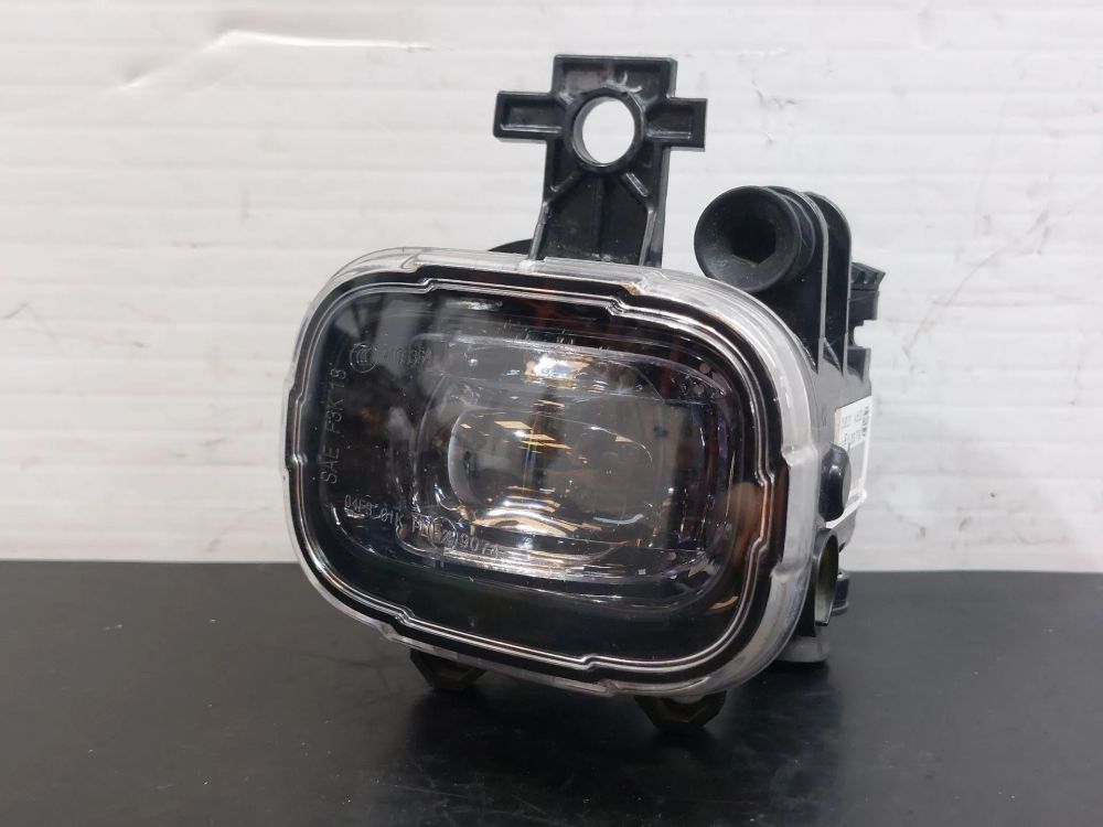 تصویر محصول چراغ مه شکن راست رنو تالیسمان E3 سال 2018