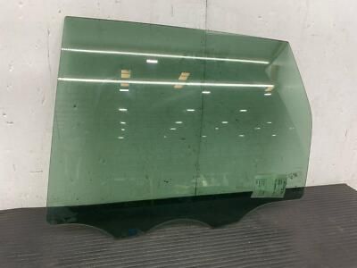 تصویر محصول شیشه عقب پورشه کاین S سال 2012