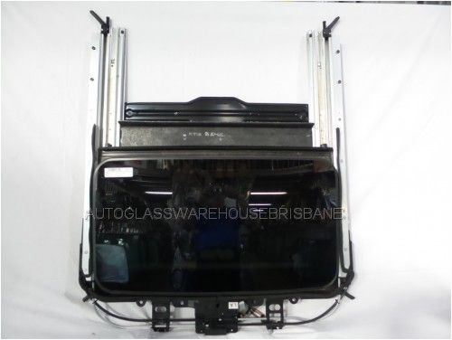 تصویر محصول شیشه سانروف رنو فلوئنس دنده ای سال 2015