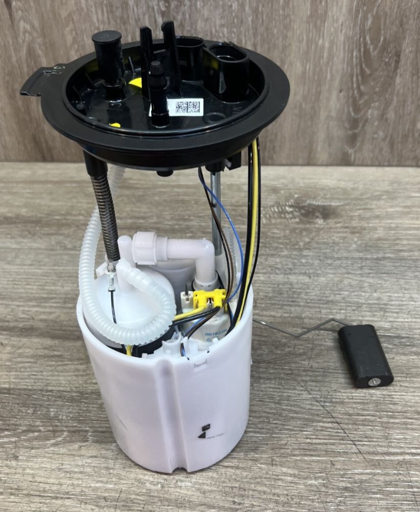 تصویر محصول پمپ بنزین فولکس تیگوان سال 2018