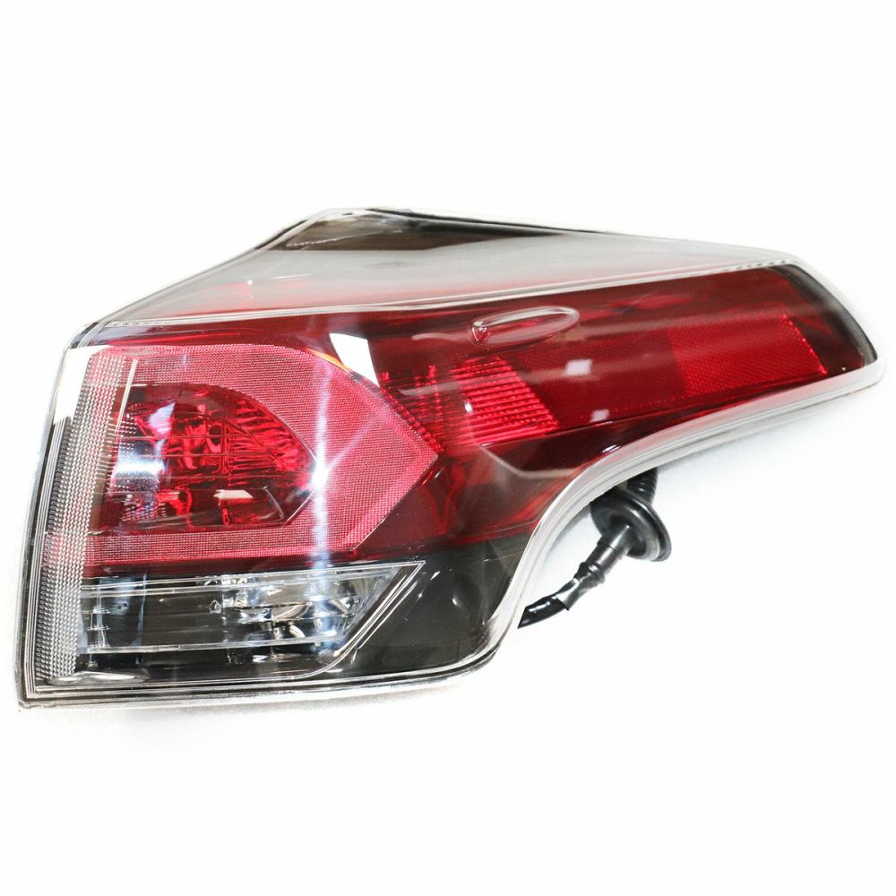 تصویر محصول چراغ خطر عقب راست تویوتا راوفور 2.5 لیتر دو دیفرانسیل سال 2017