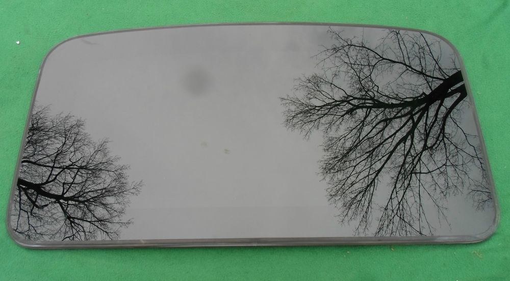 تصویر محصول شیشه سانروف لکسوس IS 300 سال 2012