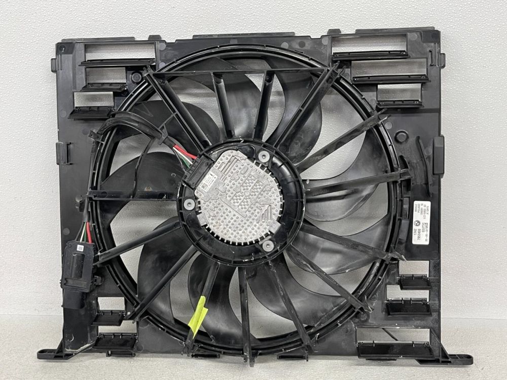 تصویر محصول فن کامل رادیاتور بی ام و سری 5 سدان 530i سال 2017