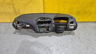 تصویر محصول داشبورد بی ام و سری 1 هاچ بک 120i سال 2016