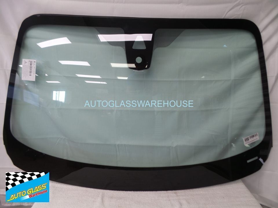 تصویر محصول شیشه جلو بی ام و سری 2 کروک 220i سال 2017