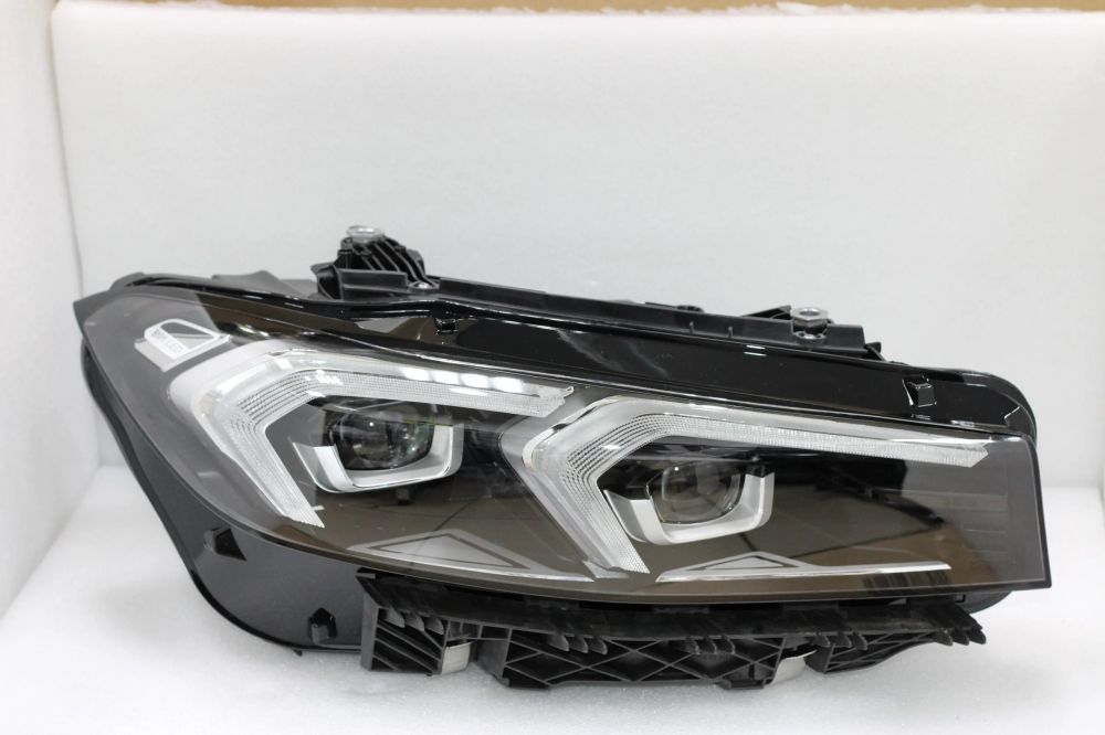 تصویر محصول چراغ جلو راست ام وی ام آریزو 5ev 48 کیلووات سال 2024