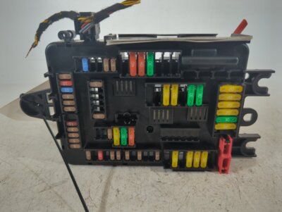 تصویر محصول جعبه فیوز داخل کابین بی ام و سری 4 کروک 420i سال 2017