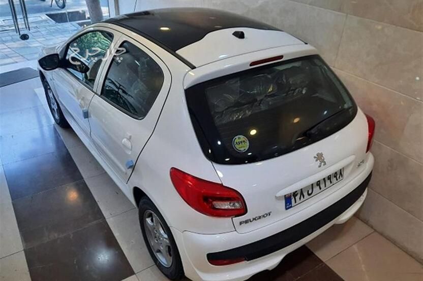 تصویر محصول شیشه عقب پژو 207 پانوراما اتوماتیک TU5P سال 1401